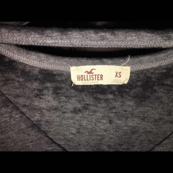 Hollister Shirt - Picture 2 of 2